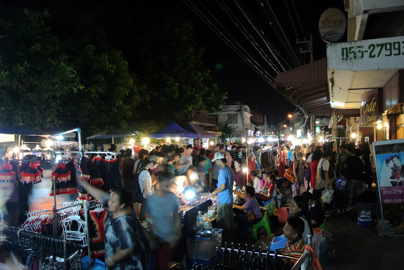 Stalls and shoppers on Wua Lai Road at the Saturday Walking Street in Chiang Mai